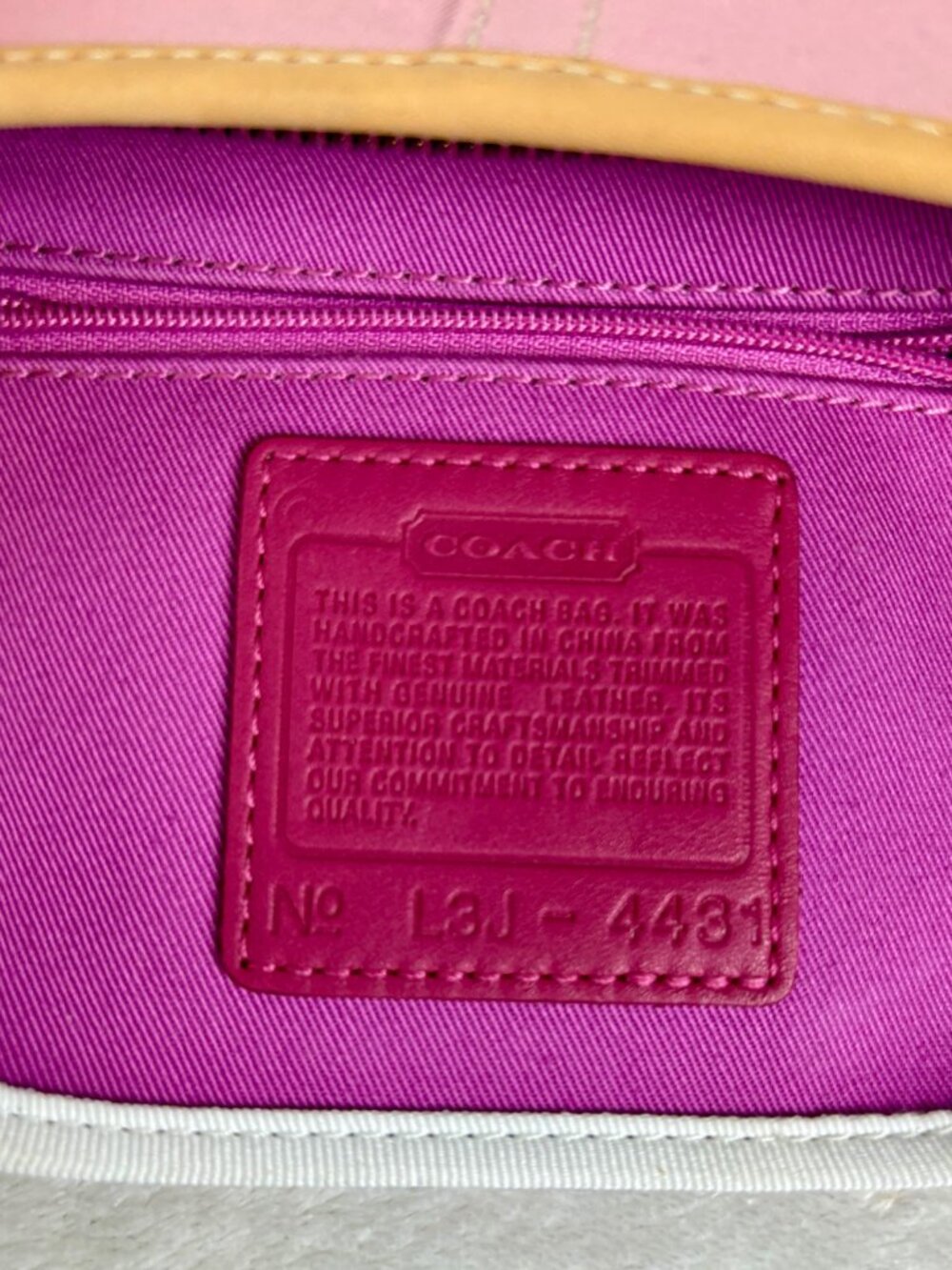 Vintage Y2K Coach Hampton/Soho Small Baby Pink Canvas Hobo - Picture 10 of 16